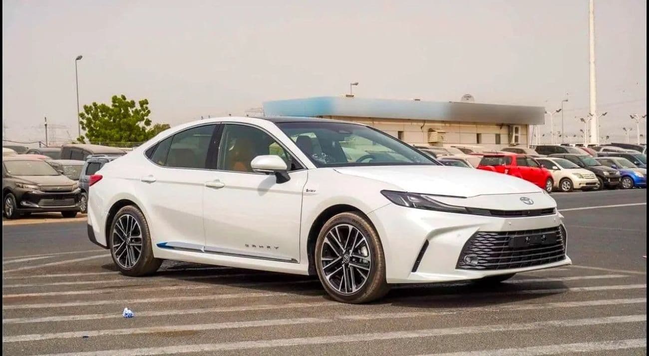 2026 Toyota Camry LUMIERE HEV