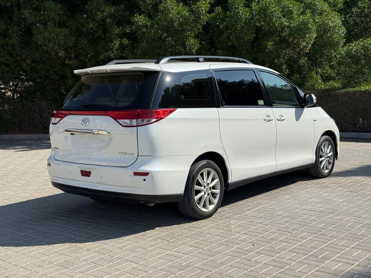 2020 Toyota Previa SE thumbnail 5