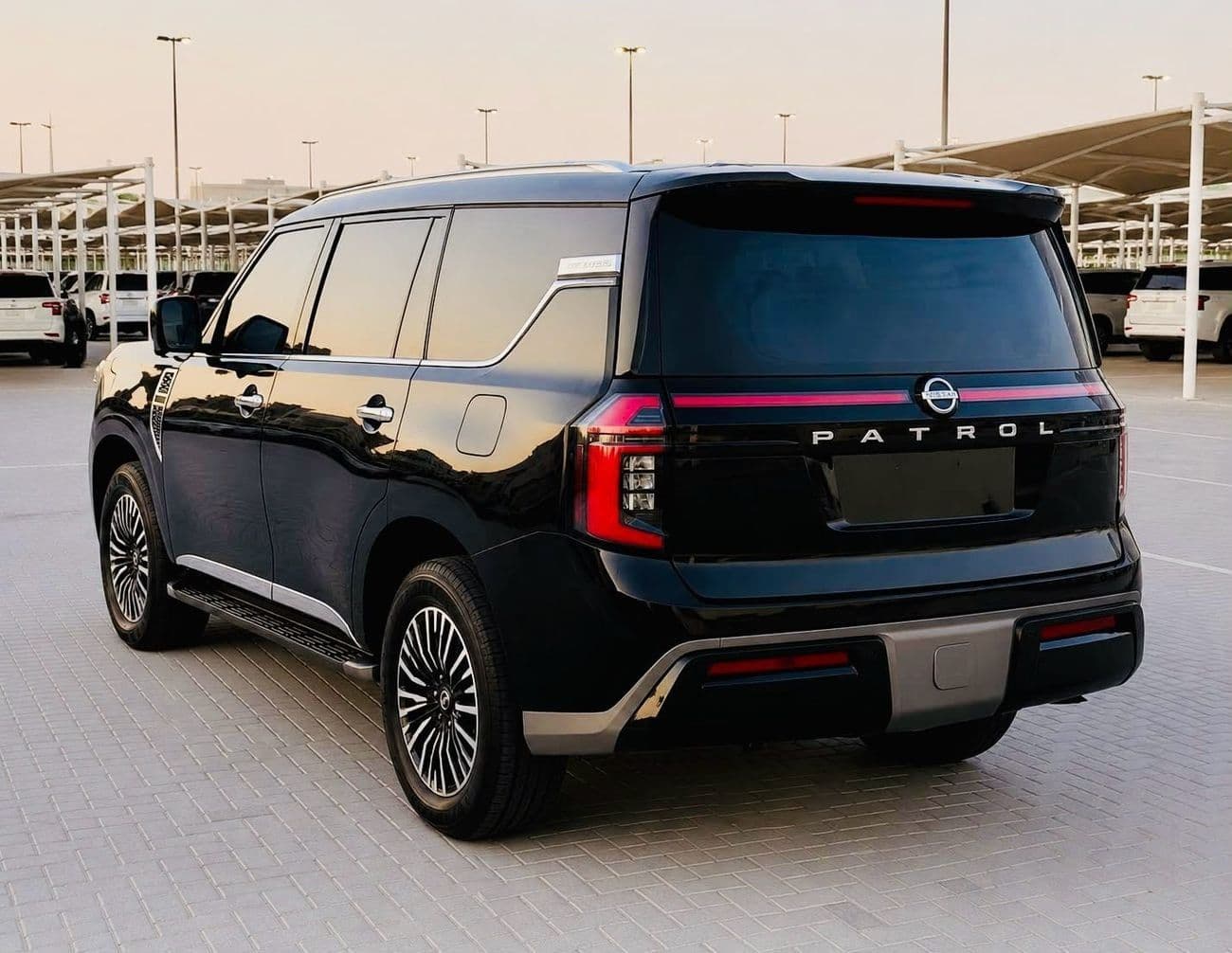 2017 Nissan Patrol SE PLATINUM CITY thumbnail 5
