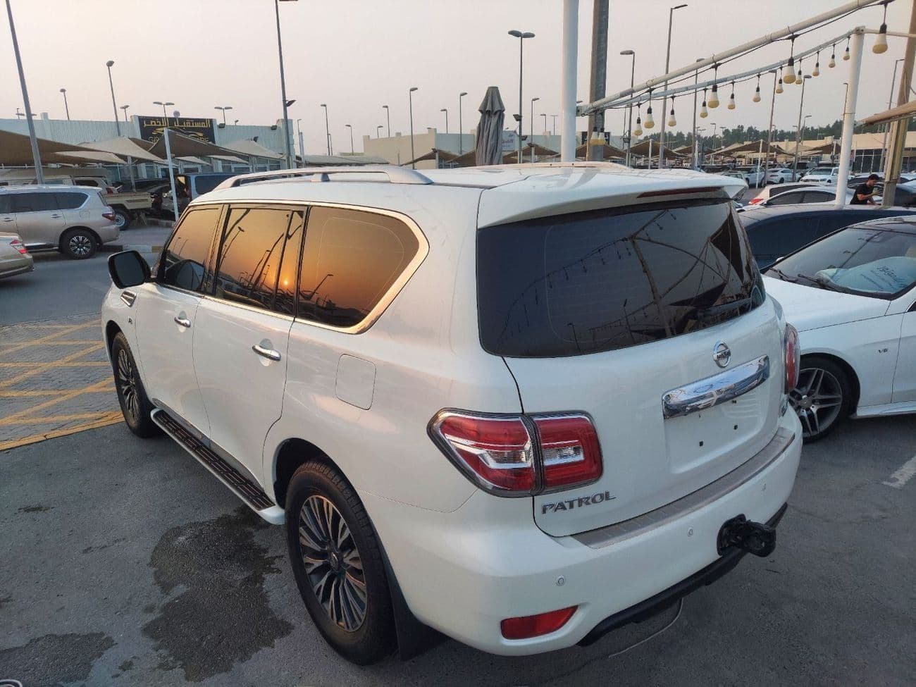 2016 Nissan Patrol LE PLATINUM thumbnail 3