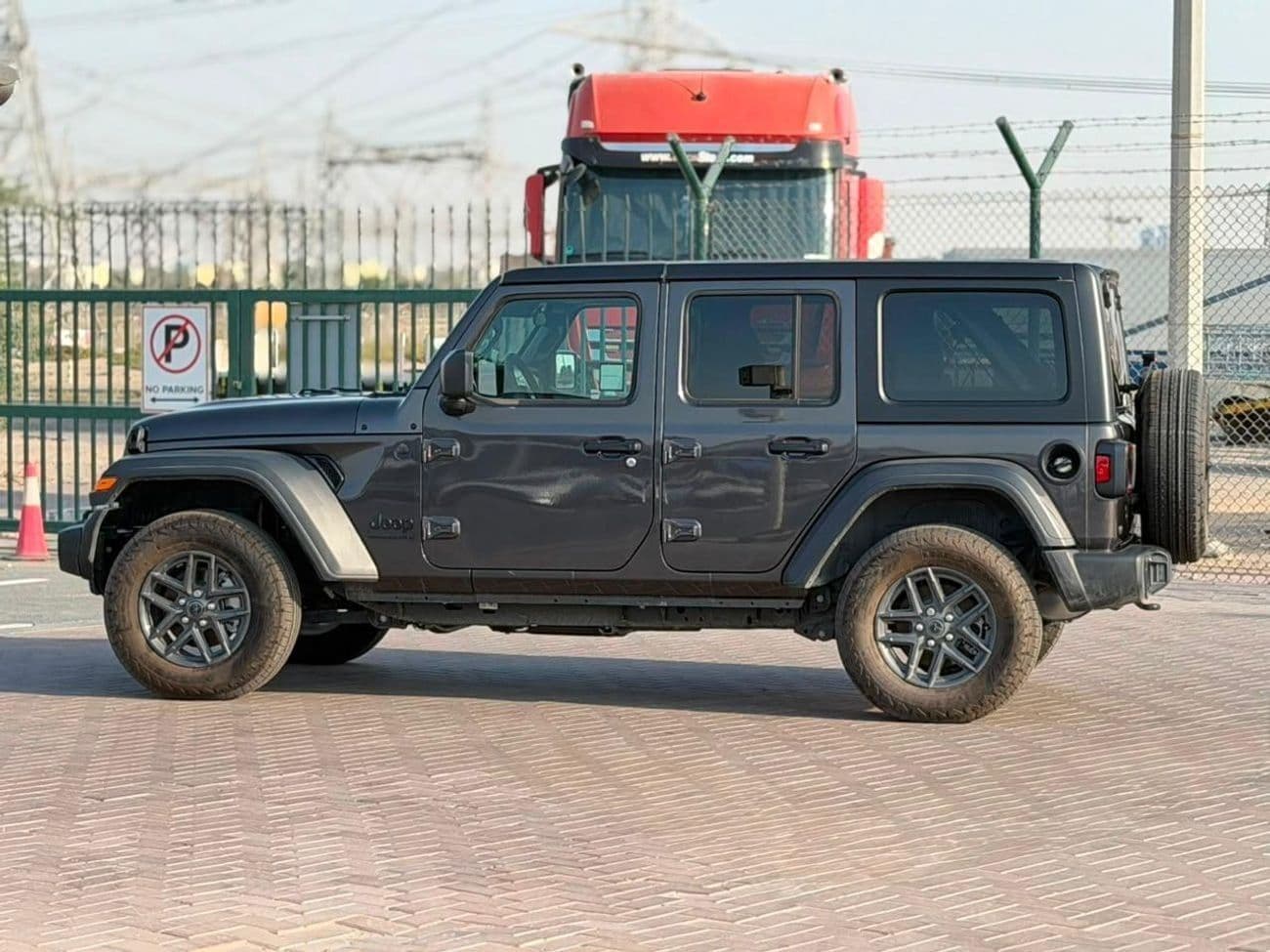 2024 Jeep Wrangler SPORT thumbnail 5
