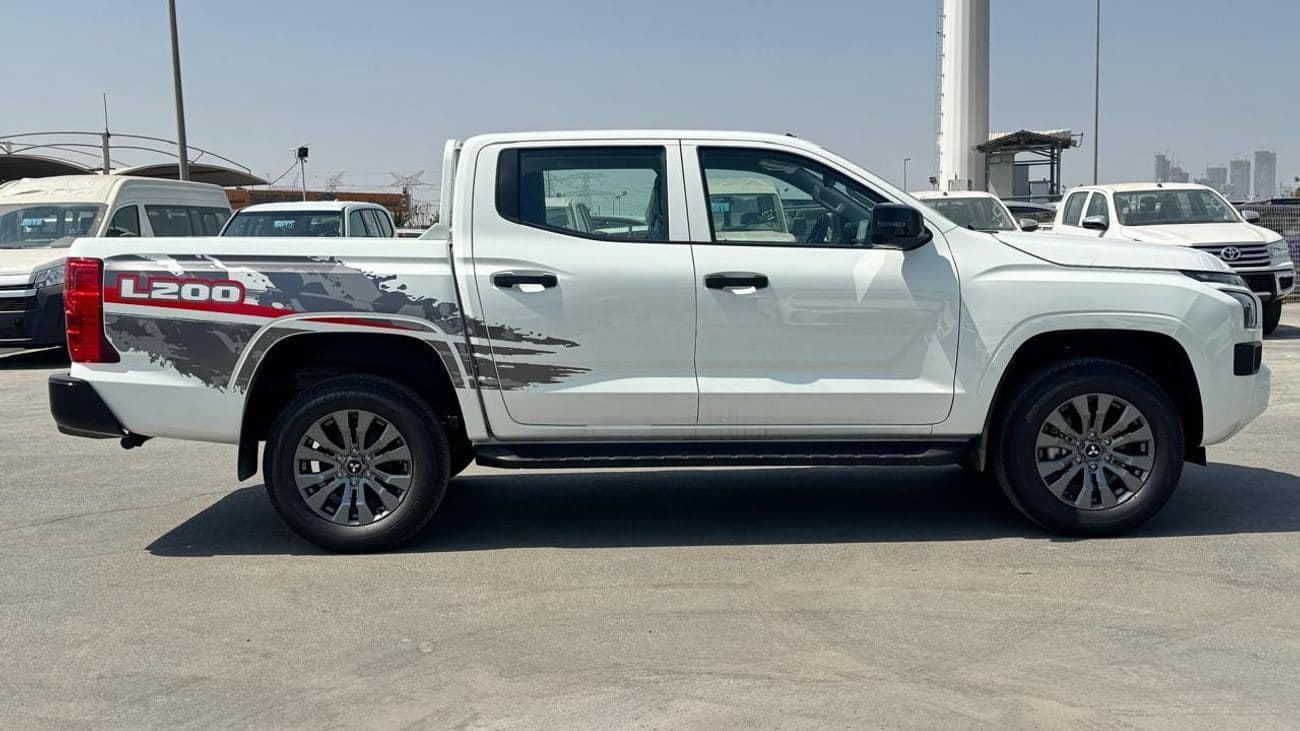 2027 Mitsubishi L200 GLS Plus 2.4L 4x4 Manual Transmission Petrol 2027 thumbnail 8