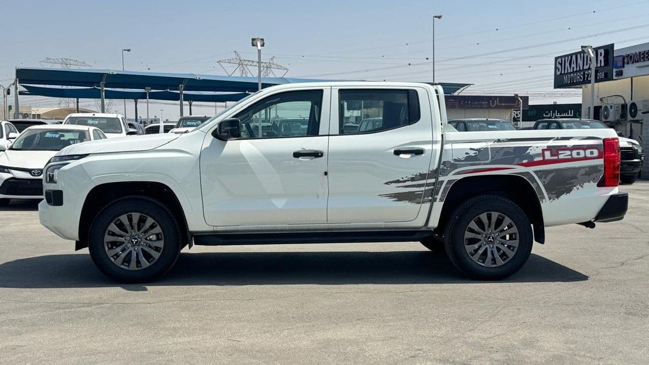 2027 Mitsubishi L200 GLS Plus 2.4L 4x4 Manual Transmission Petrol 2027 thumbnail 4