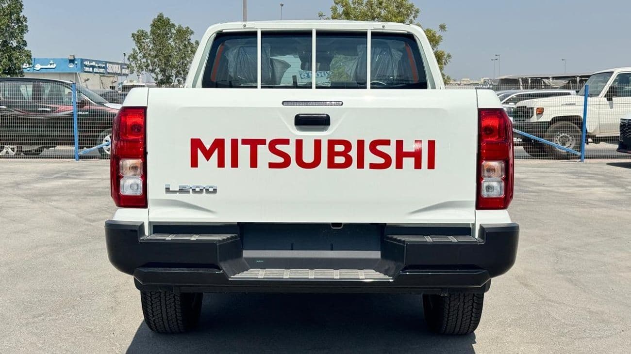 2027 Mitsubishi L200 GLS Plus 2.4L 4x4 Manual Transmission Petrol 2027 thumbnail 6