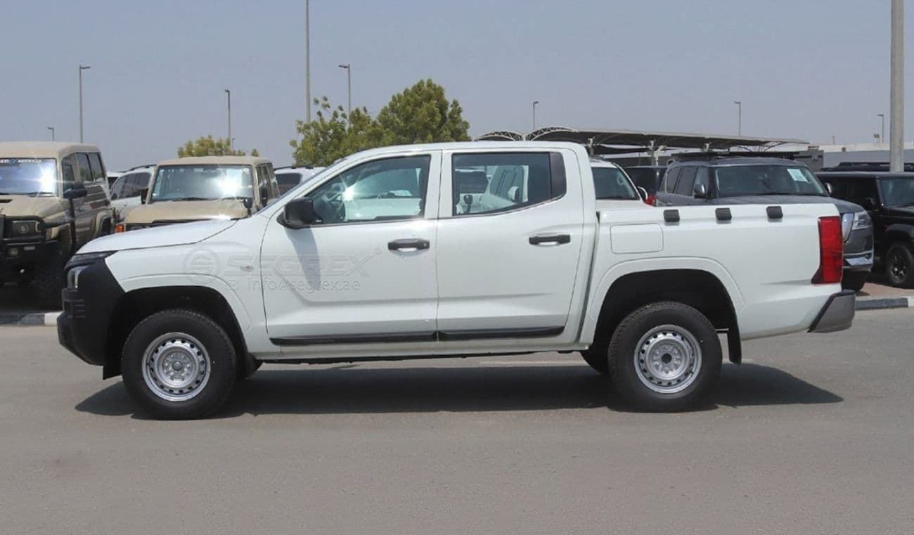 2027 Mitsubishi L200 thumbnail 3