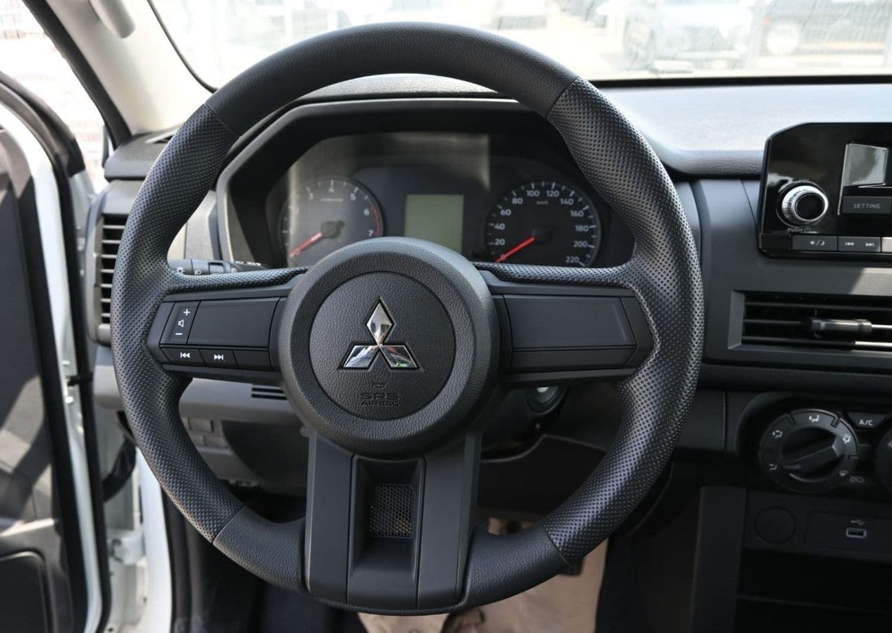 2024 Mitsubishi L200 GLX thumbnail 8