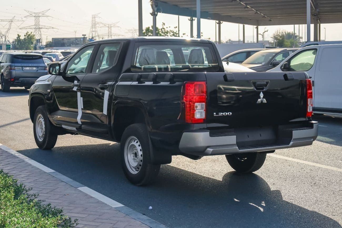 2027 Mitsubishi L200 thumbnail 6
