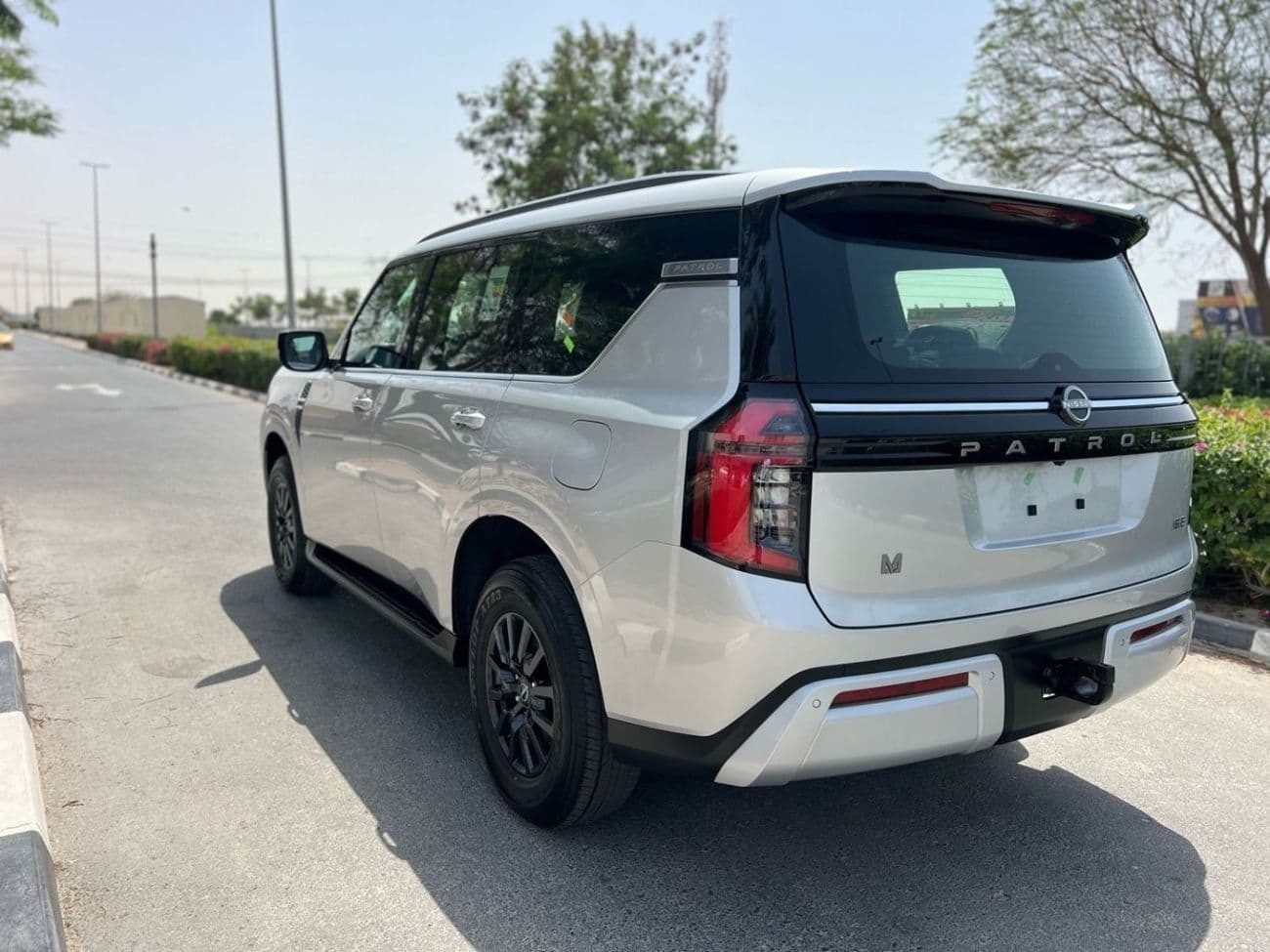 2026 Nissan Patrol SE T2 thumbnail 4