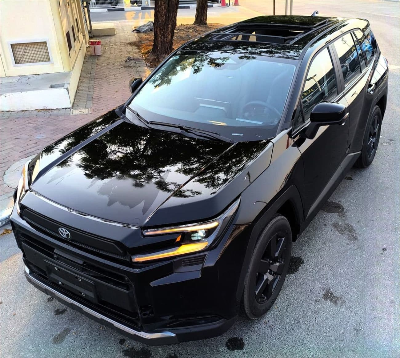 2026 Toyota RAV4 4WD Luxury thumbnail 3