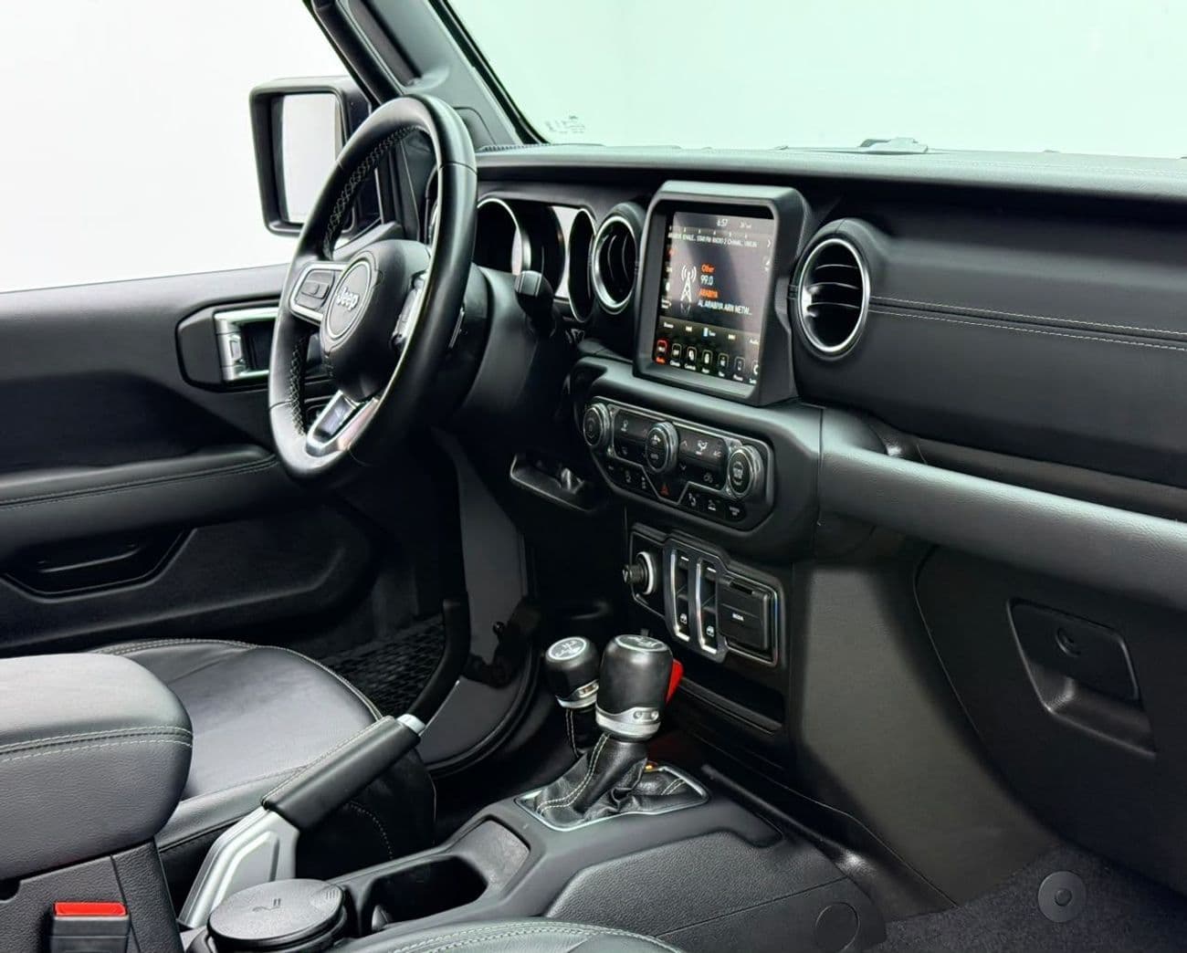 2022 Jeep Wrangler SAHARA thumbnail 7