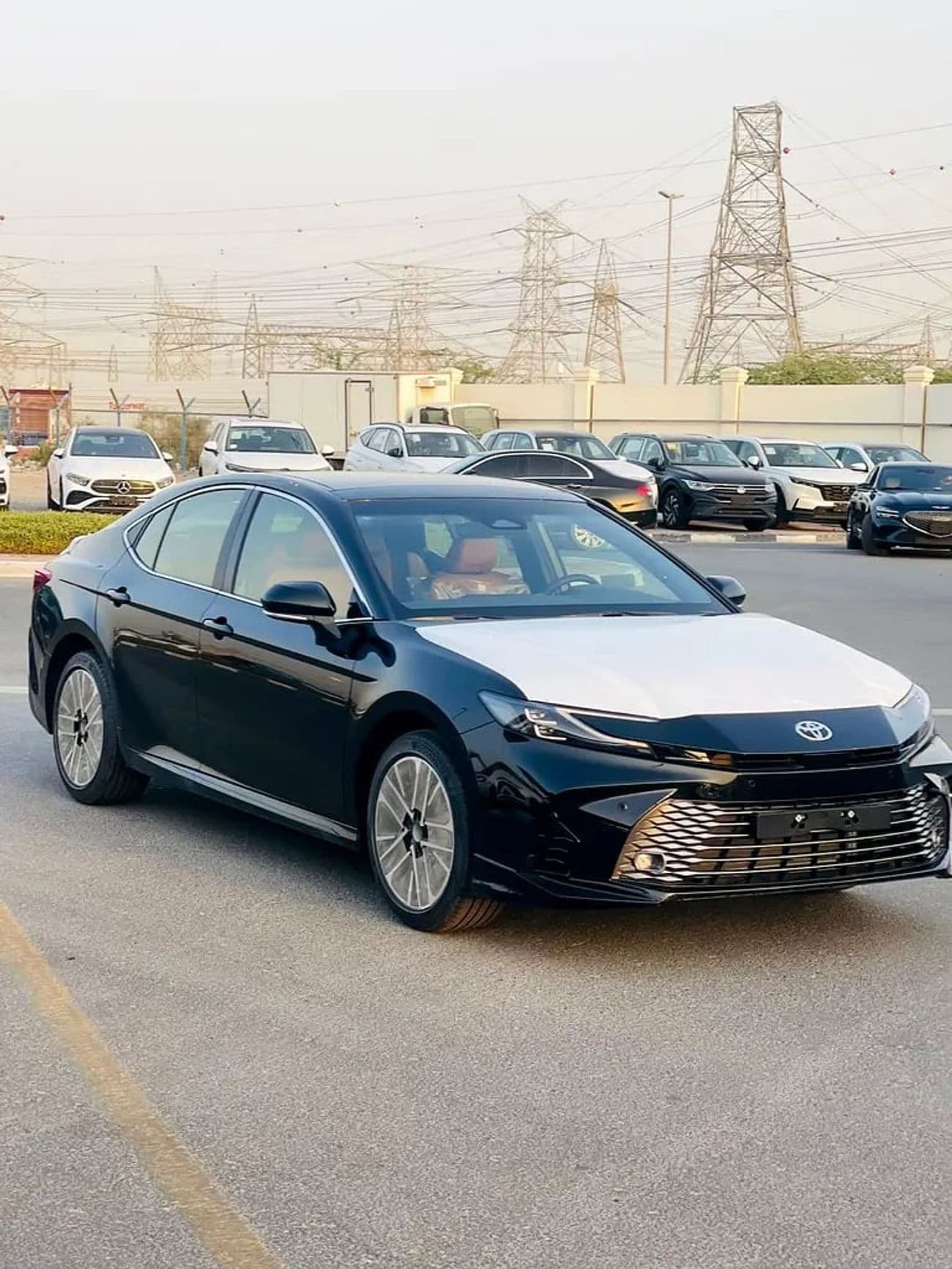 2026 Toyota Camry GLE thumbnail 3