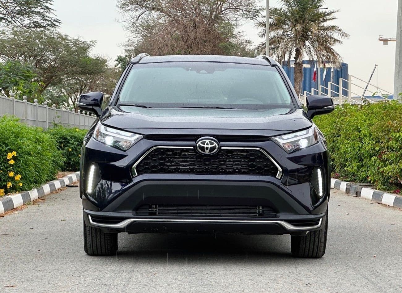 2024 Toyota RAV4 XLE thumbnail 3