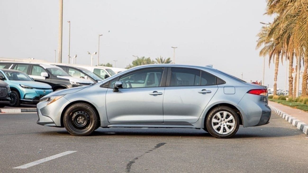 2020 Toyota Corolla LE thumbnail 4