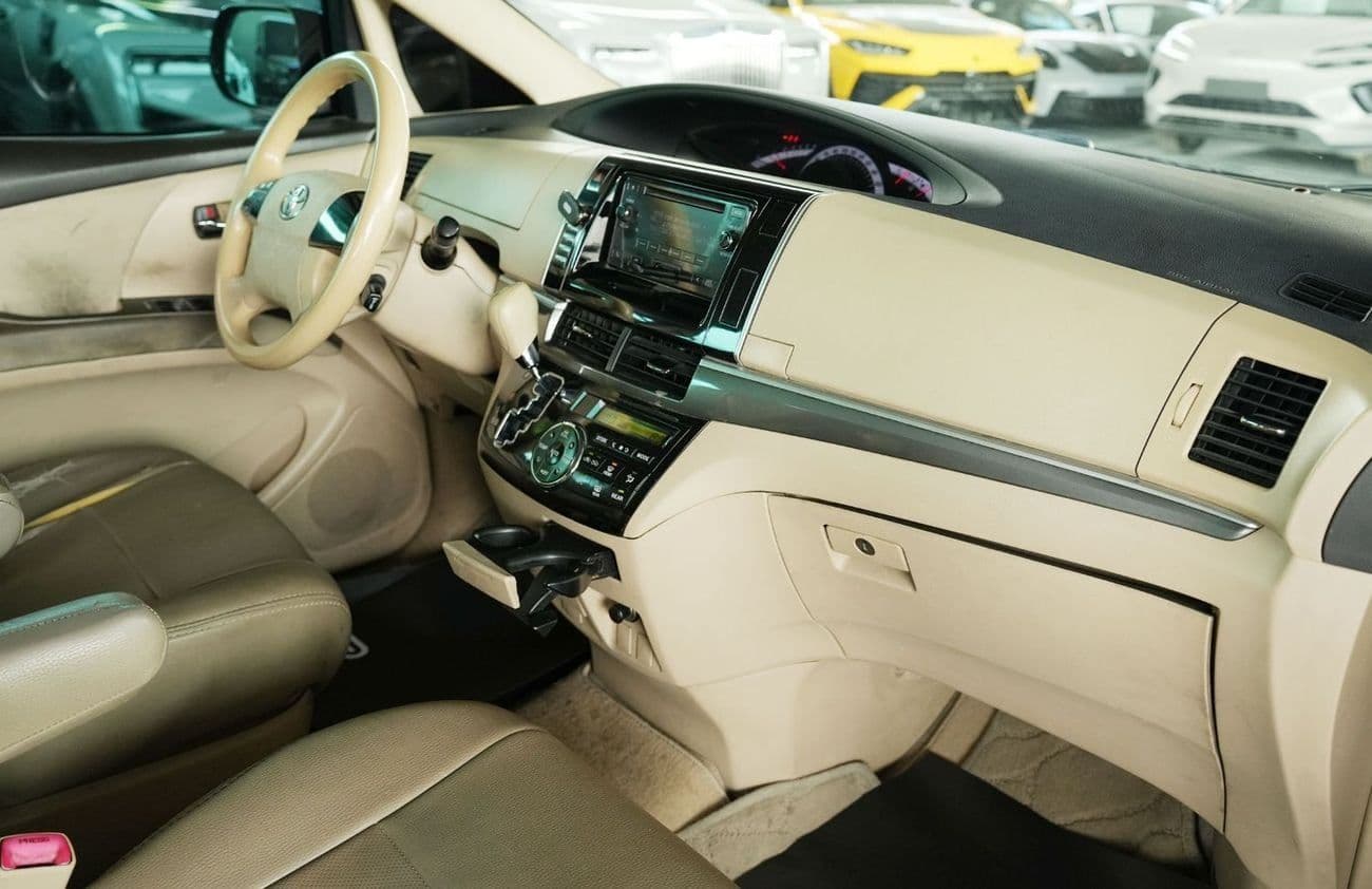2014 Toyota Previa SE thumbnail 5