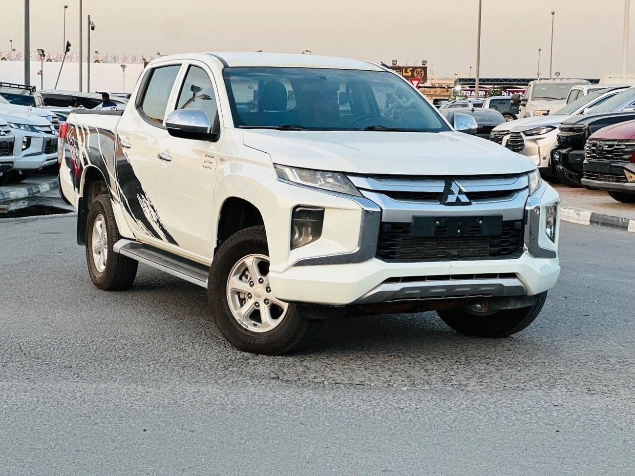 2022 Mitsubishi L200 GL thumbnail 8