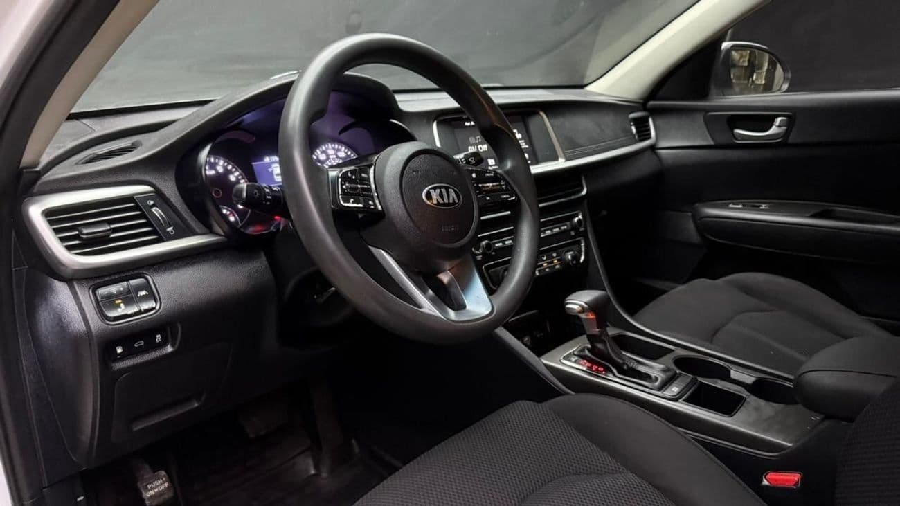 2019 Kia Optima LX thumbnail 5