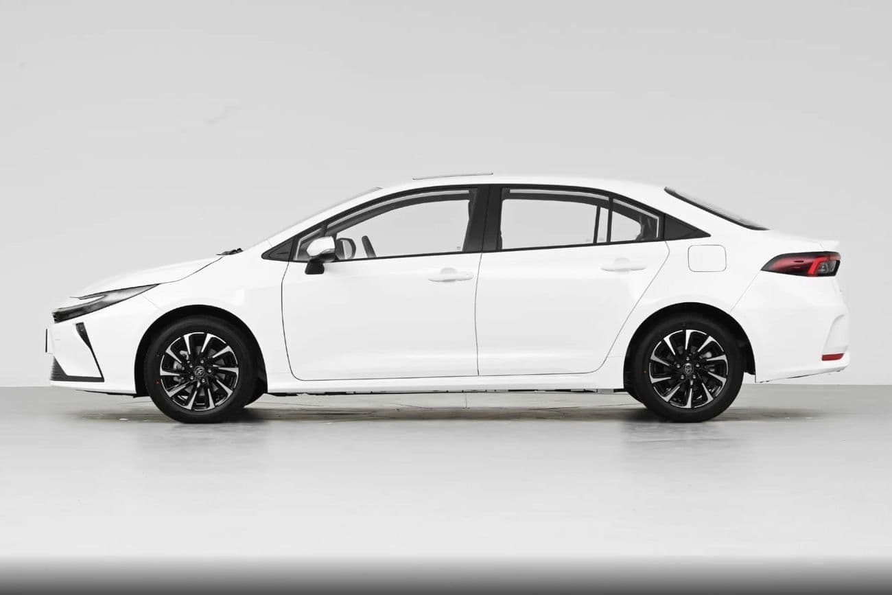 2026 Toyota Corolla XLI HEV thumbnail 3