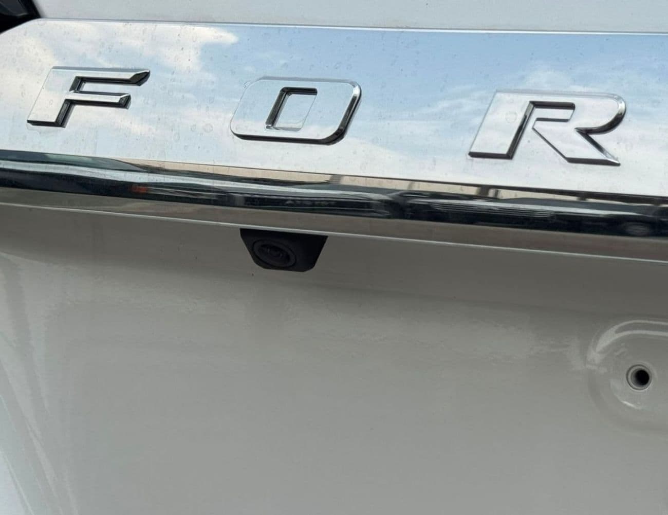 2026 Toyota Fortuner SR5 thumbnail 3