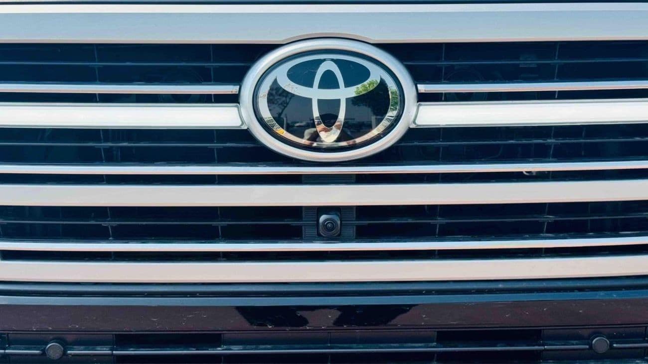 2026 Toyota Land Cruiser VXR thumbnail 5
