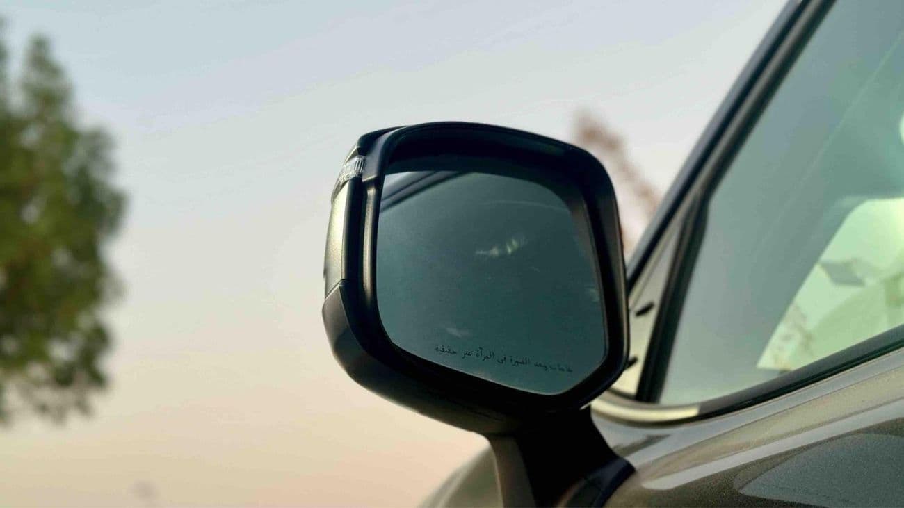 2025 Toyota Land Cruiser GXR thumbnail 5