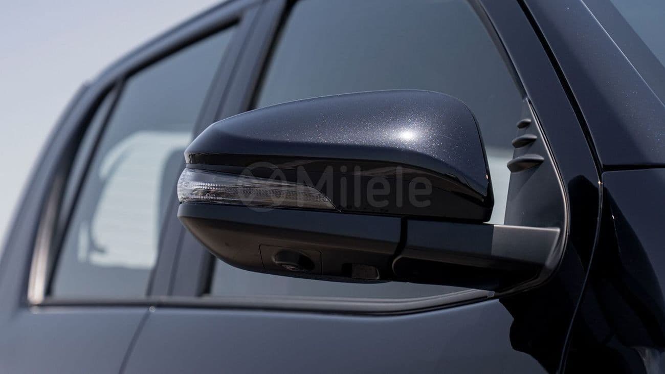 2025 Toyota Hilux GR SPORT thumbnail 4