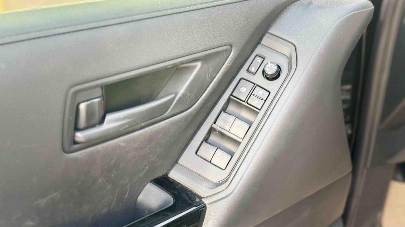 2025 Toyota Land Cruiser GXR thumbnail 7