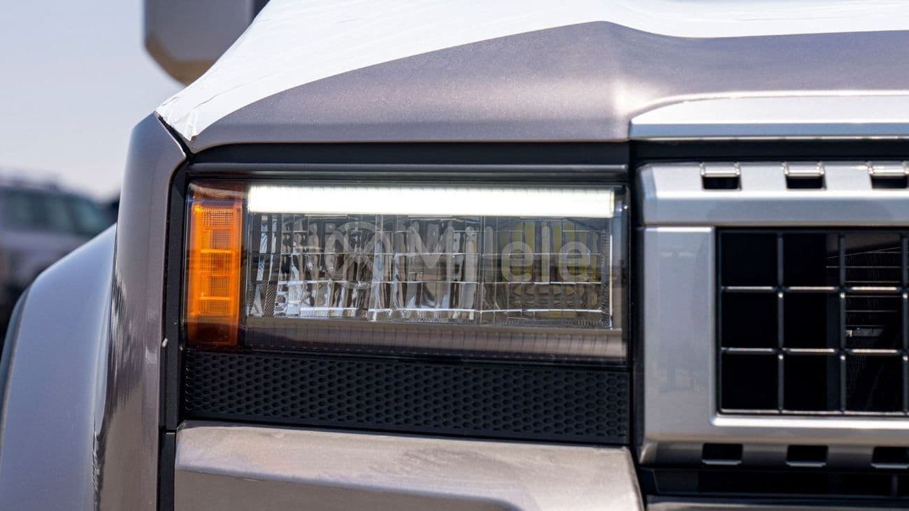 2025 Toyota Prado thumbnail 3