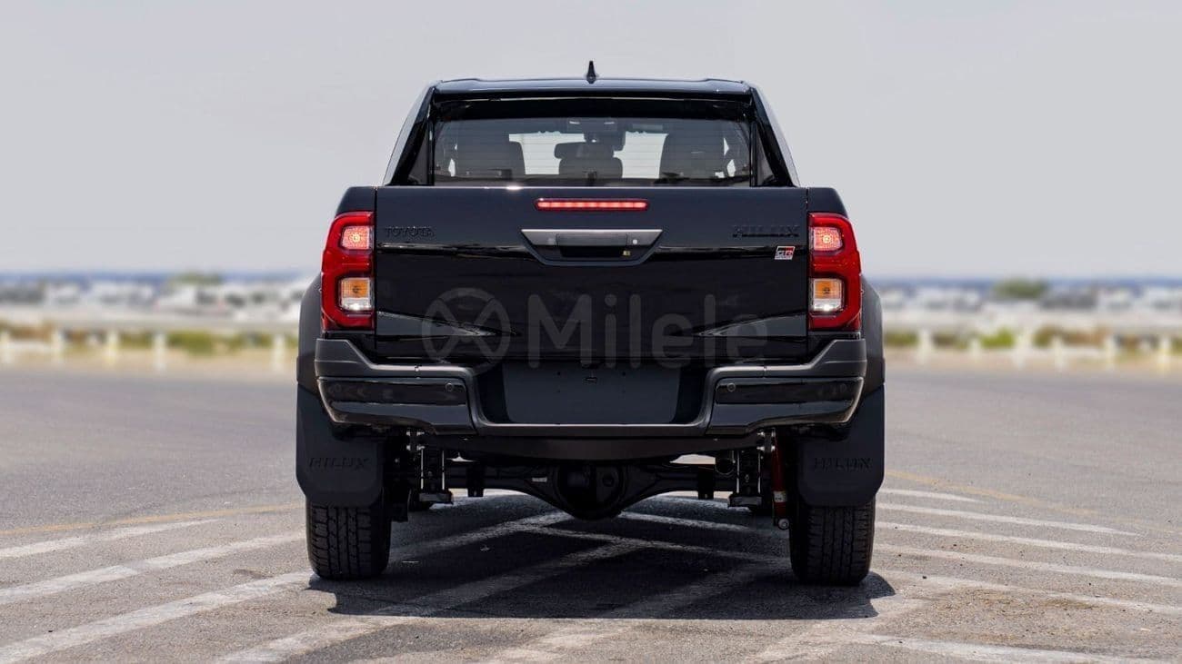 2025 Toyota Hilux GR SPORT thumbnail 8