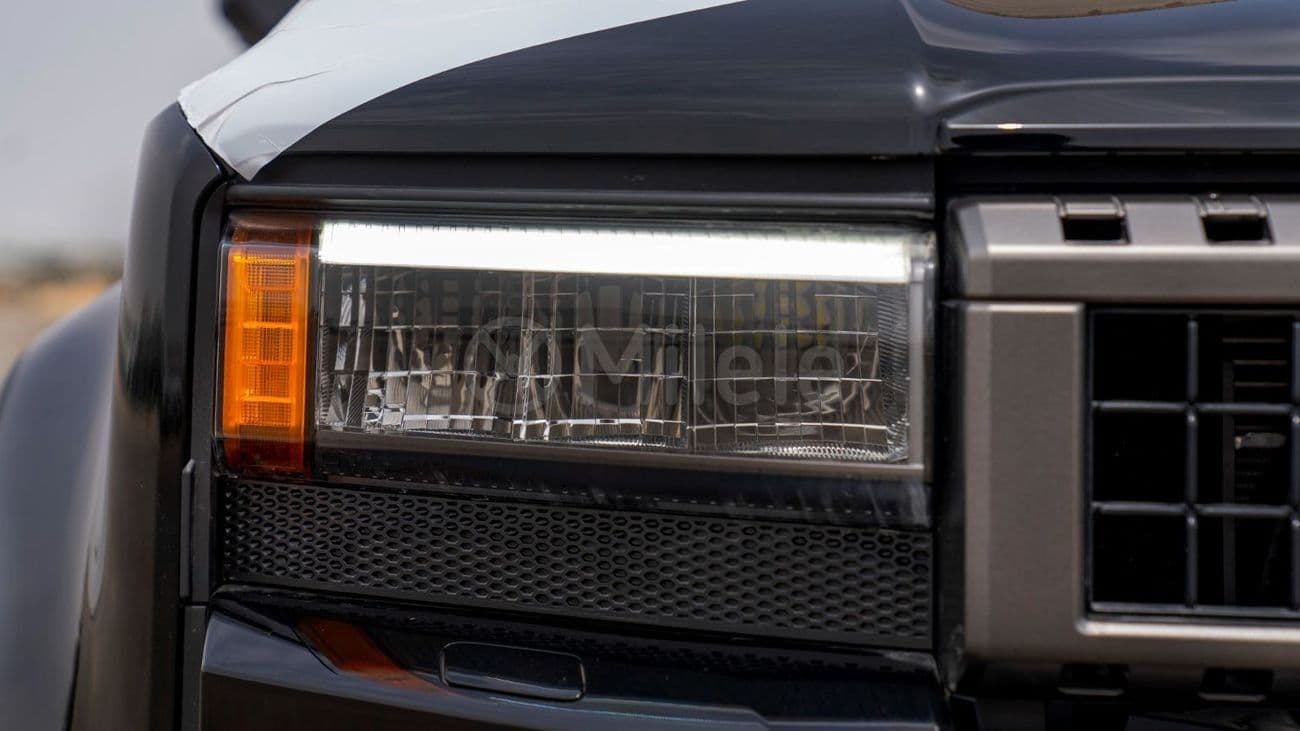 2025 Toyota Prado thumbnail 3