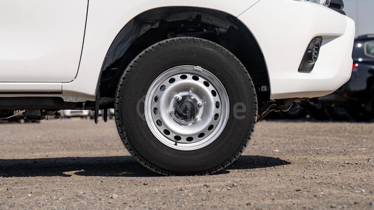 2025 Toyota Hilux thumbnail 4