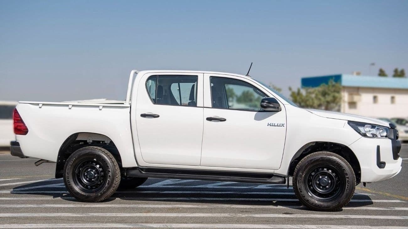 2025 Toyota Hilux GL thumbnail 7