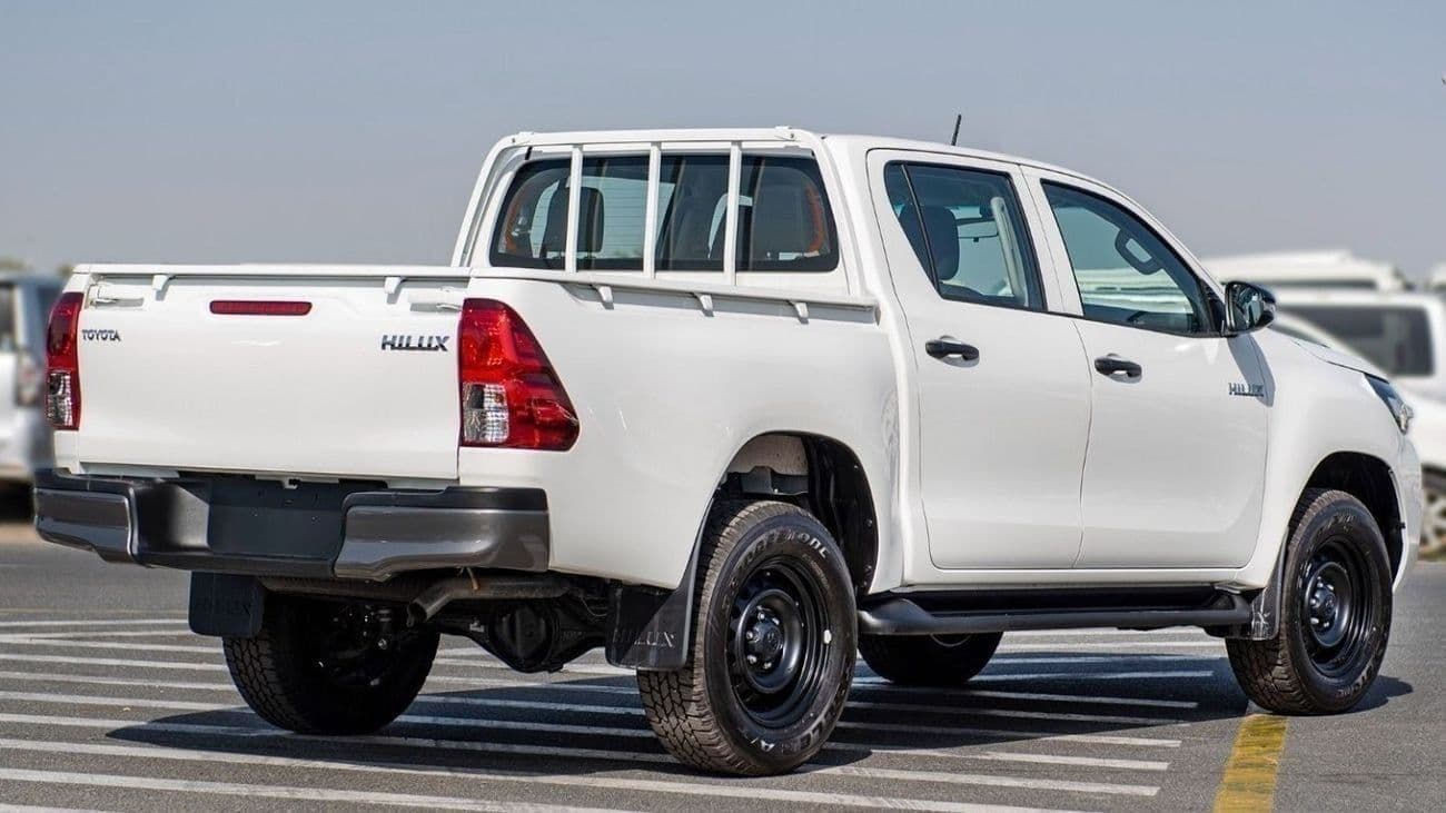 2025 Toyota Hilux GL thumbnail 6