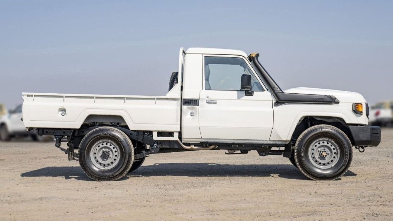 2025 Toyota Land Cruiser Pick Up thumbnail 7