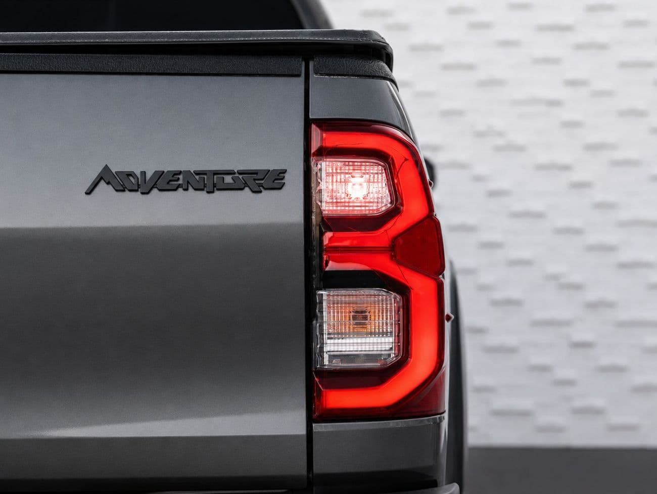 2023 Toyota Hilux ADVENTURE thumbnail 8