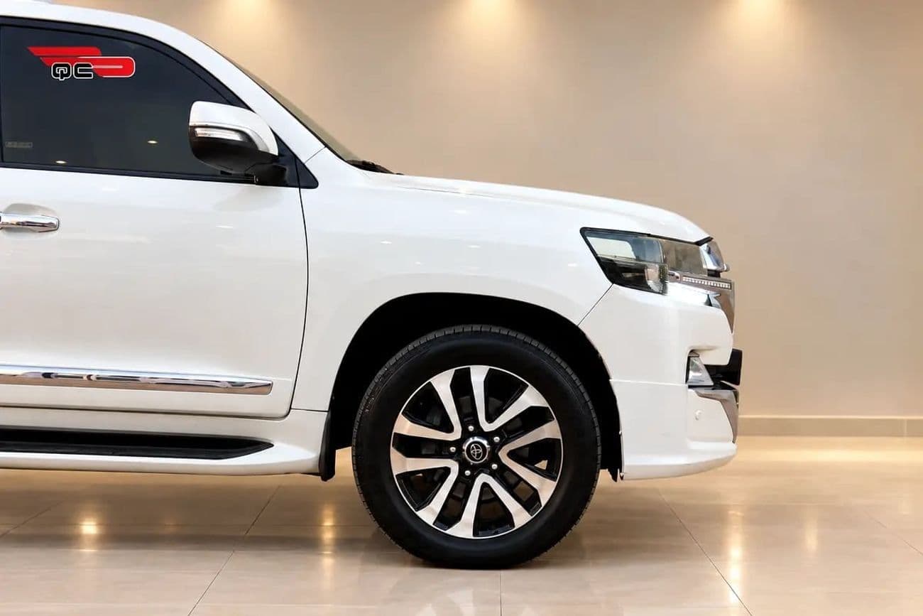 2014 Toyota Land Cruiser VXR thumbnail 3