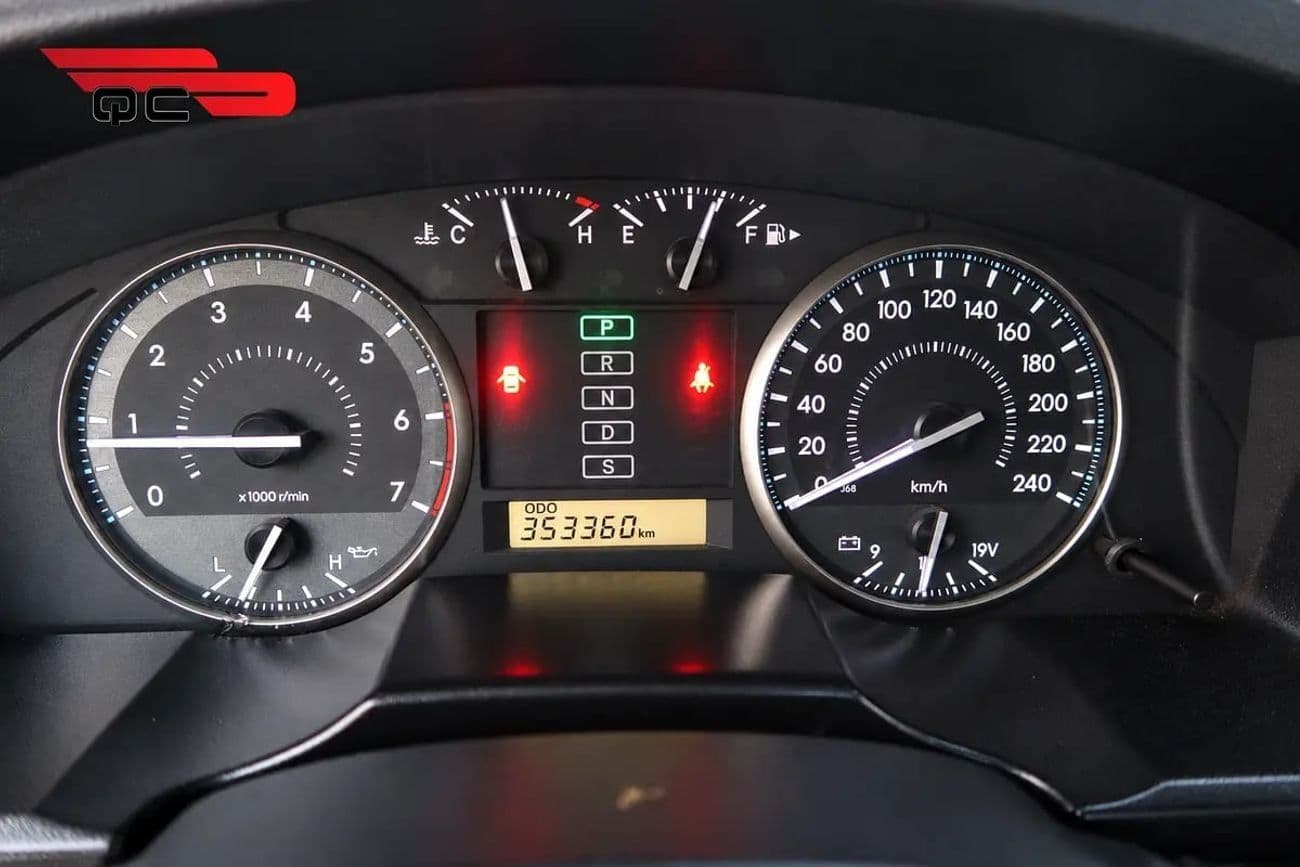 2014 Toyota Land Cruiser VXR thumbnail 8