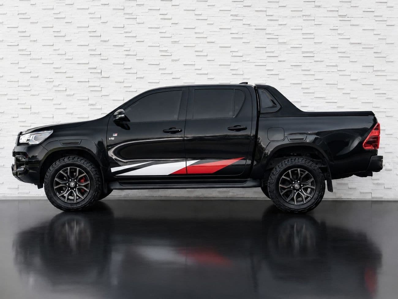 2022 Toyota Hilux GR SPORT thumbnail 8