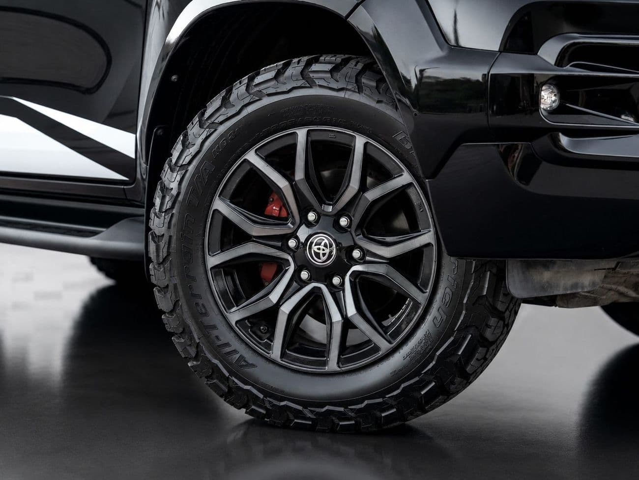 2022 Toyota Hilux GR SPORT thumbnail 7