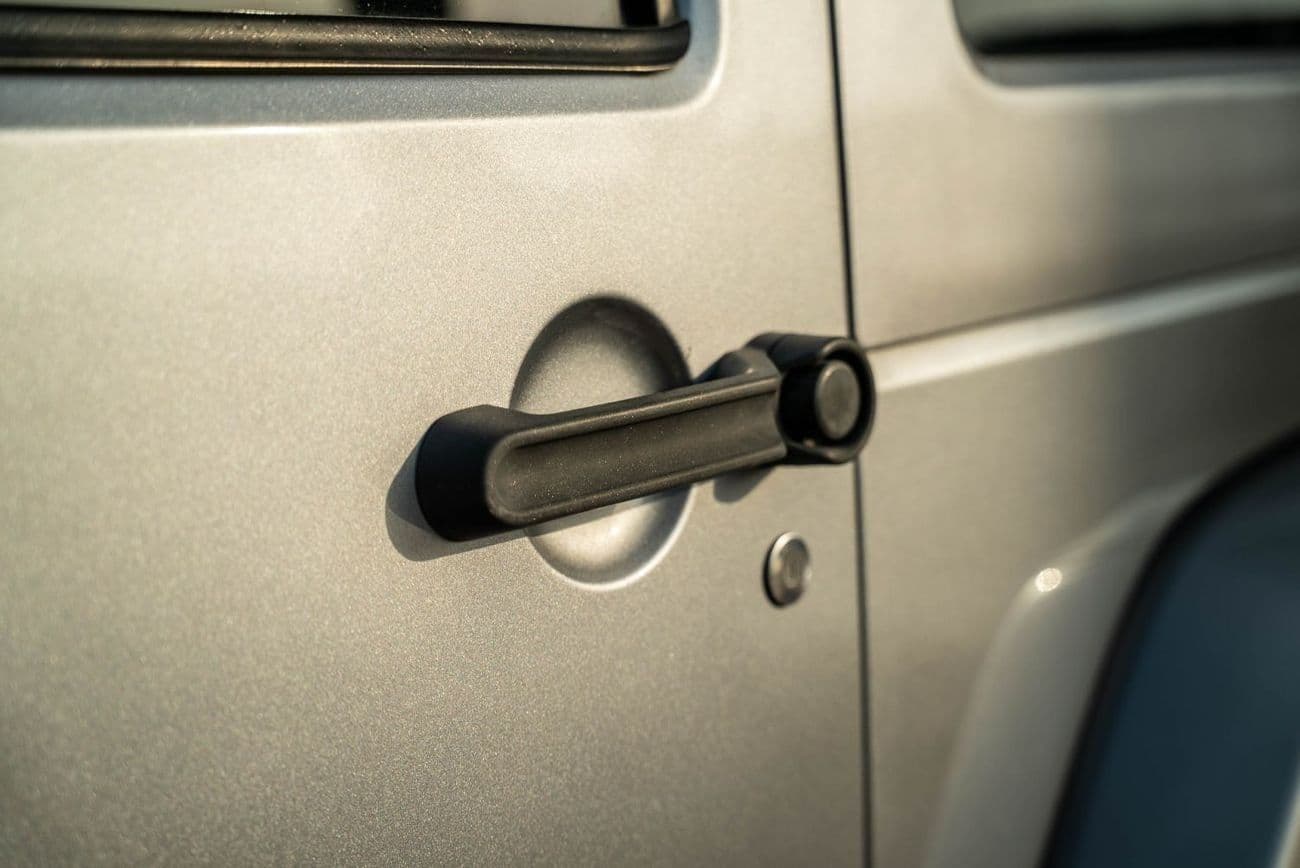 2016 Jeep Wrangler SAHARA thumbnail 4