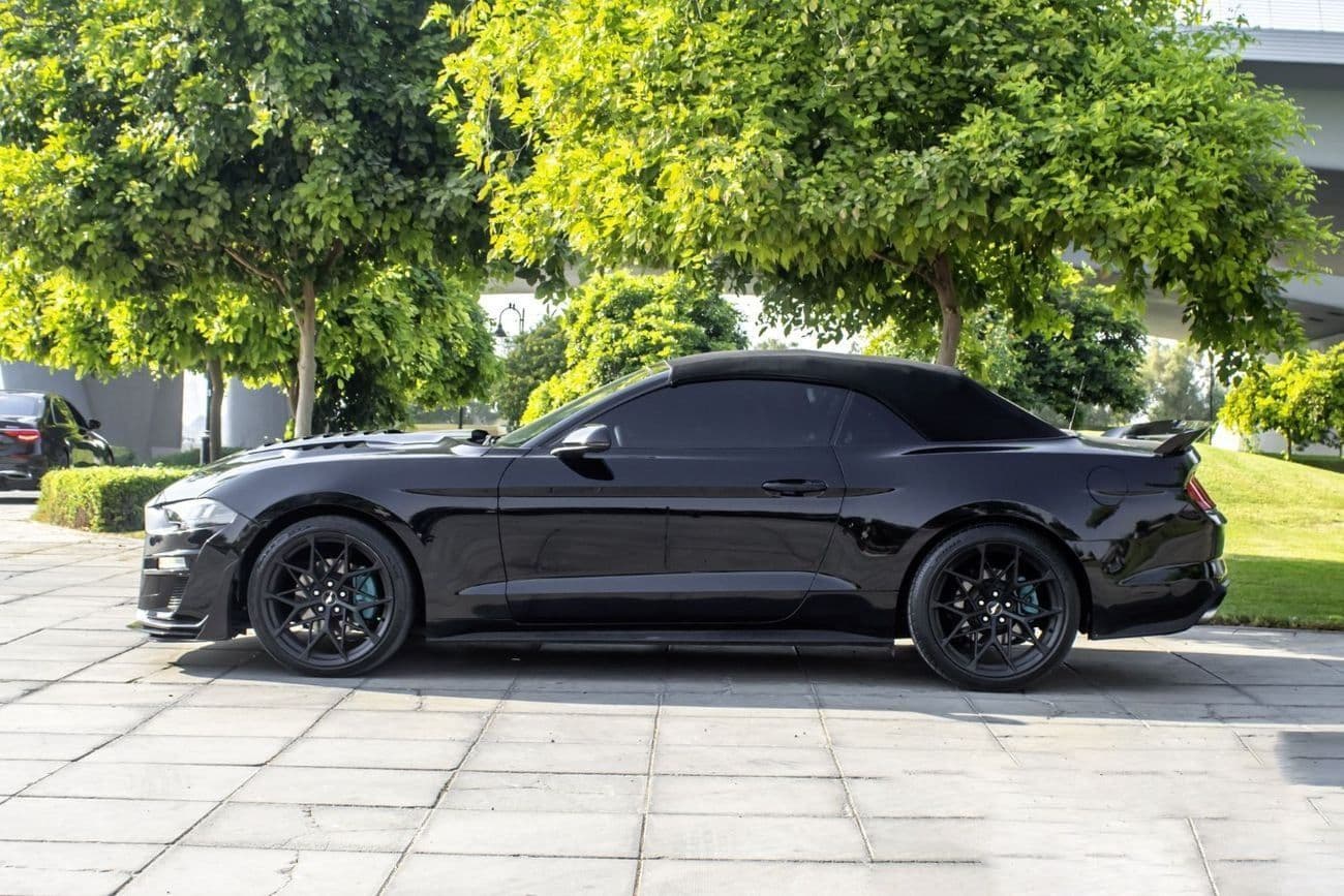 2023 Ford Mustang thumbnail 3