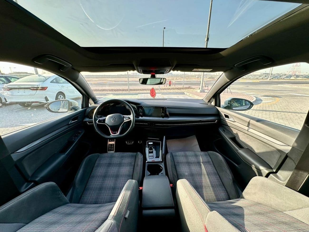 2024 Volkswagen Golf GTI thumbnail 5