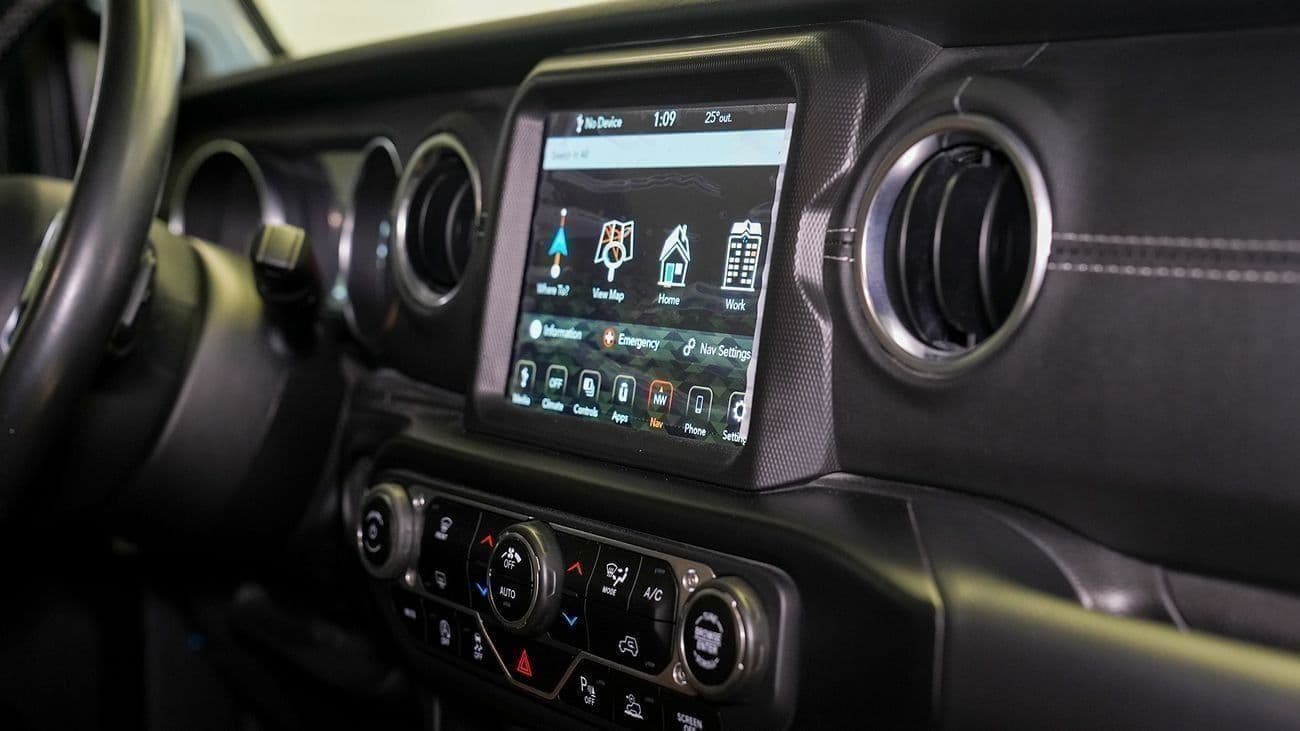 2022 Jeep Wrangler SAHARA thumbnail 6
