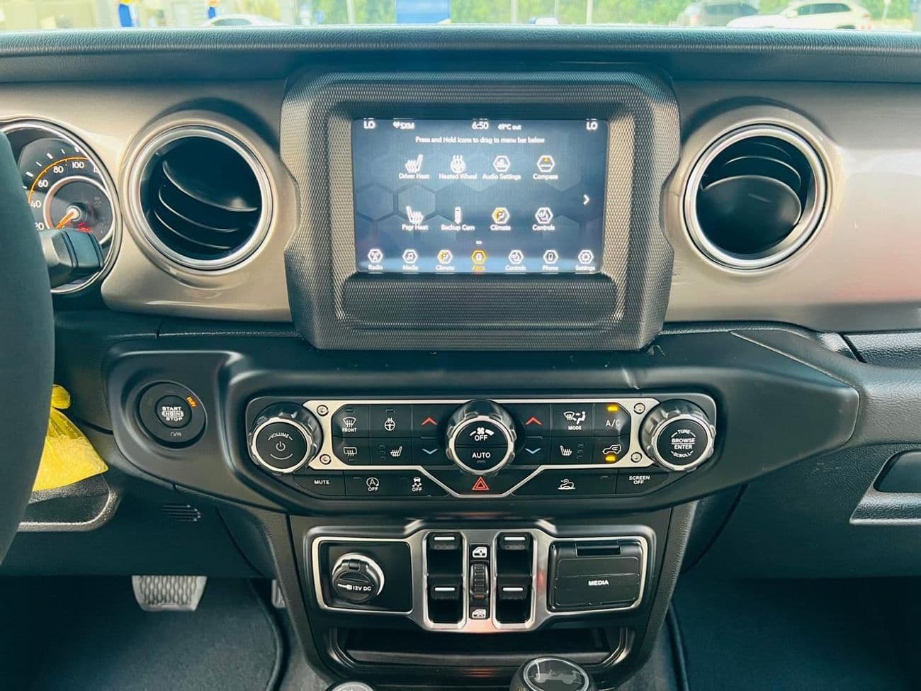 2021 Jeep Wrangler SAHARA thumbnail 5