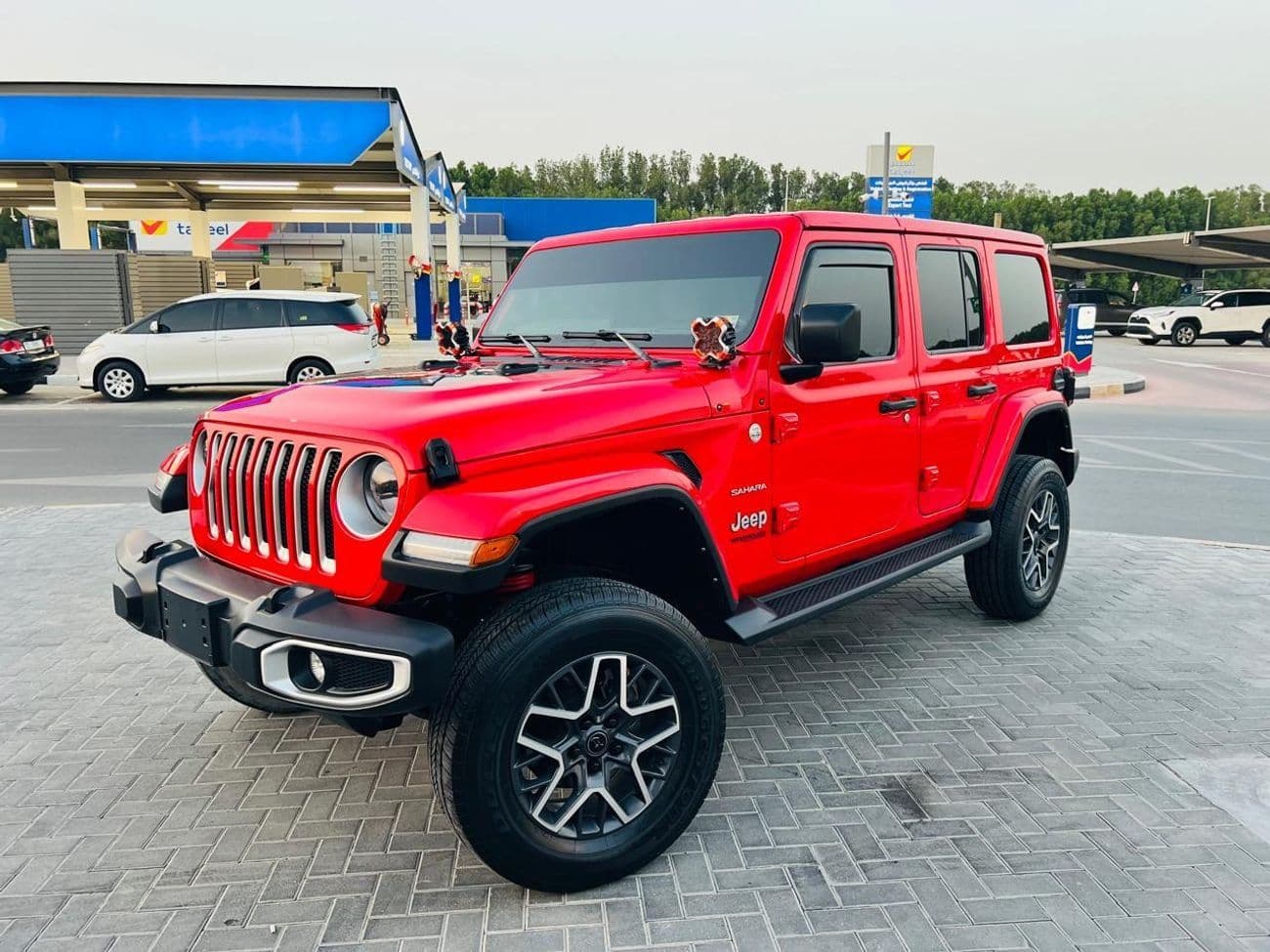 2021 Jeep Wrangler SAHARA thumbnail 7