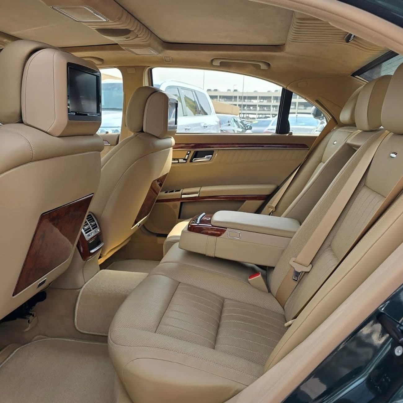 2010 Mercedes Benz S600 LWB thumbnail 7