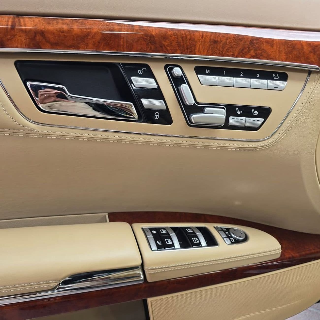 2010 Mercedes Benz S600 LWB thumbnail 5