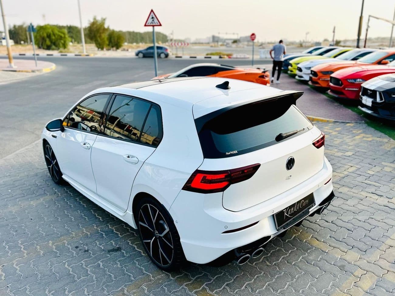 2023 Volkswagen Golf R thumbnail 7