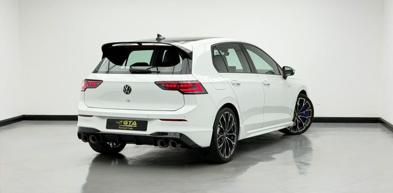 2025 Volkswagen Golf R thumbnail 4