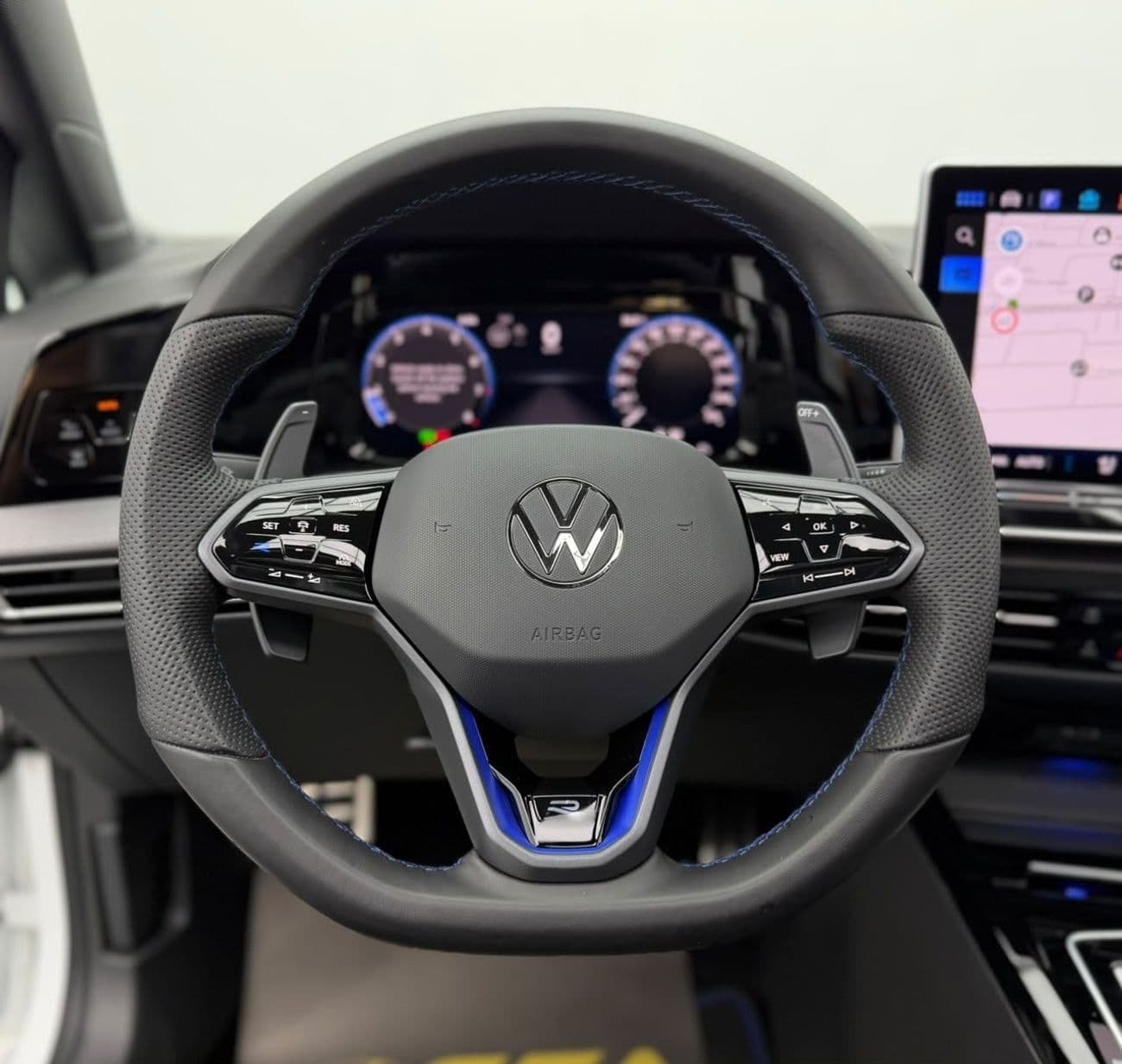2025 Volkswagen Golf R thumbnail 7