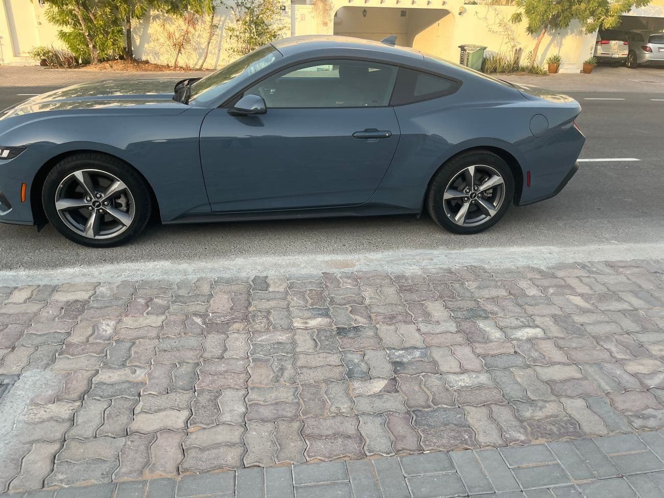 2024 Ford Mustang PREMIUM thumbnail 4